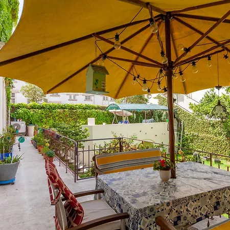 Sky Bed & Breakfast 4*